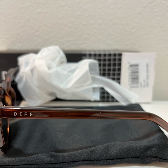 Diff Billie Sunglasses - Picture 4 of 4